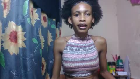 Snapshot of littleyanah chatting on April 15, 2026, 7:58 pm yanah online show from April 15, 2026, 7:58 pm