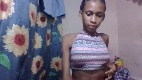 Snapshot of littleyanah chatting on April 20, 2026, 7:55 am yanah online show from April 20, 2026, 7:55 am