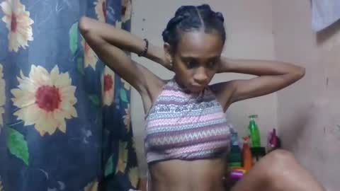 Snapshot of littleyanah chatting on April 22, 2026, 5:58 pm yanah online show from April 22, 2026, 5:58 pm