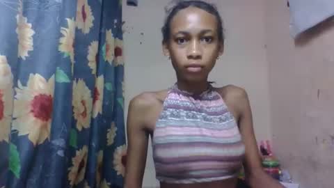 Snapshot of littleyanah chatting on April 24, 2026, 6:05 am yanah online show from April 24, 2026, 6:05 am