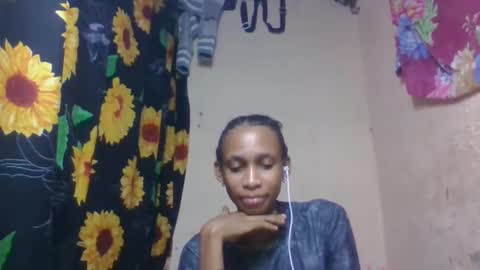 Snapshot of littleyanah chatting on April 24, 2026, 6:10 pm yanah online show from April 24, 2026, 6:10 pm