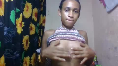 Snapshot of littleyanah chatting on April 26, 2026, 7:11 pm yanah online show from April 26, 2026, 7:11 pm
