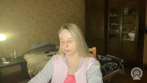 Snapshot of livandria chatting on April 26, 2026, 9:34 pm Livandria online show from April 26, 2026, 9:34 pm