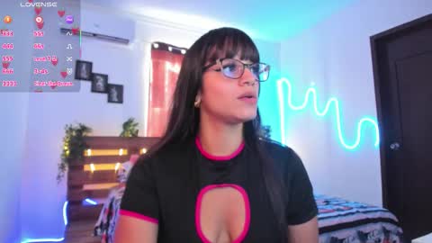 Livfabi  online show from November 6, 2025, 5:03 pm