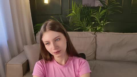 Snapshot of livia_place chatting on May 20, 2026, 5:57 am Livia online show from May 20, 2026, 5:57 am