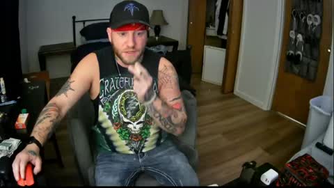 Snapshot of livingpuddle chatting on May 3, 2026, 6:41 am livingpuddle online show from May 3, 2026, 6:41 am