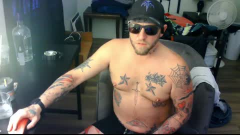 Snapshot of livingpuddle chatting on May 27, 2026, 10:51 pm livingpuddle online show from May 27, 2026, 10:51 pm