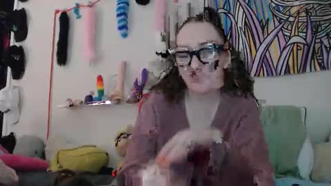 Snapshot of livingtrash chatting on December 18, 2025, 10:43 am livingtrash online show from December 18, 2025, 10:43 am