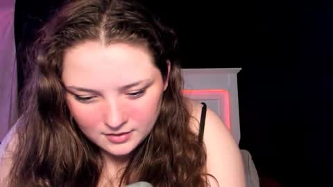 Snapshot of livinsubspace chatting on April 28, 2026, 2:27 am Liv online show from April 28, 2026, 2:27 am