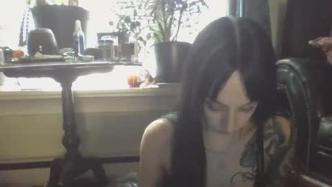 Snapshot of livmirage chatting on May 21, 2026, 8:27 pm Liv Mirage online show from May 21, 2026, 8:27 pm