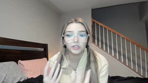 Livvy online show from December 17, 2024, 4:56 am