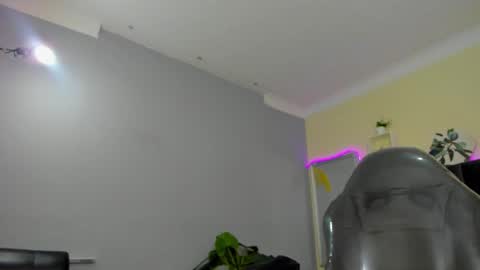 Snapshot of liz_bohemia chatting on January 6, 2025, 11:31 pm LIZ online show from January 6, 2025, 11:31 pm