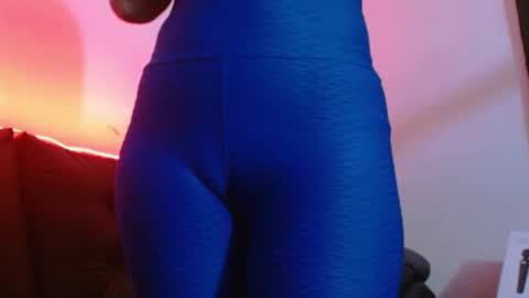 liz_fe online show from February 19, 2025, 9:36 pm