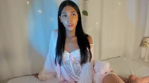 Liz Grant online show from November 21, 2025, 11:03 pm