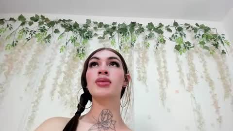 Snapshot of liz_lunaa chatting on June 12, 2026, 9:35 pm Liz Luna online show from June 12, 2026, 9:35 pm