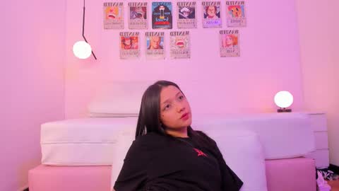 Snapshot of liza_bennet chatting on November 12, 2025, 8:15 am Liza online show from November 12, 2025, 8:15 am