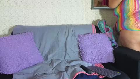 liza_johnson23_aws online show from January 12, 2026, 5:40 pm