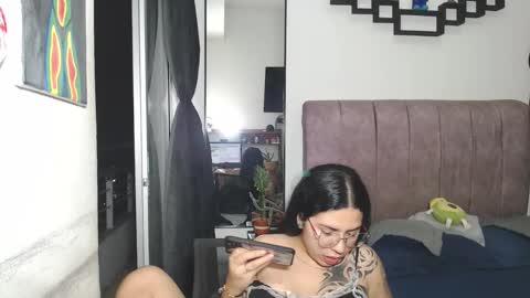 Snapshot of liza_thurner chatting on September 27, 2025, 1:54 am Liza Thurner online show from September 27, 2025, 1:54 am