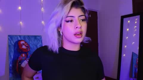 Lizeth online show from February 17, 2025, 2:42 am