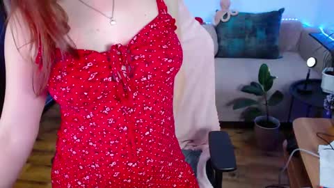 LIzaSwan online show from March 1, 2025, 6:32 pm