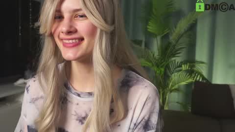 Snapshot of lizbethcoll chatting on January 16, 2025, 4:18 pm Sunnheart online show from January 16, 2025, 4:18 pm