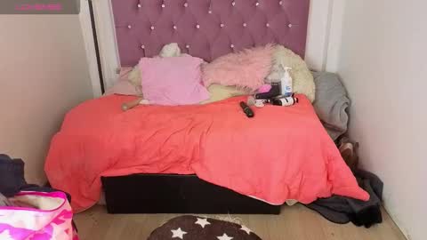 Snapshot of lizha_milf chatting on March 15, 2026, 11:38 am Lizha online show from March 15, 2026, 11:38 am