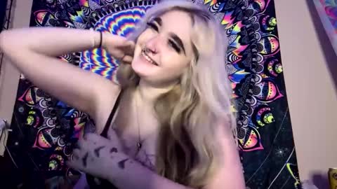 Lizz  online show from February 24, 2025, 8:58 pm