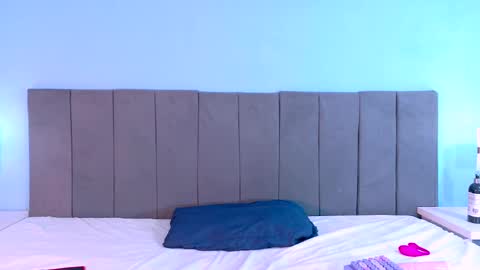 LIZZ   online show from April 16, 2026, 12:44 am