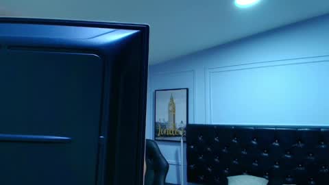 Lizz  online show from January 8, 2025, 11:21 am