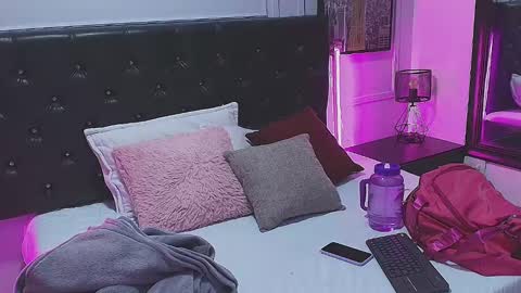 Lizz  online show from January 14, 2025, 11:53 am