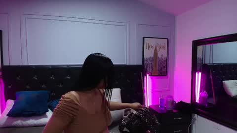 Lizz  online show from February 12, 2025, 11:29 am