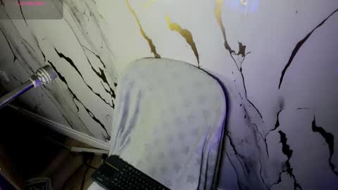 Lizz  online show from March 21, 2026, 12:21 pm