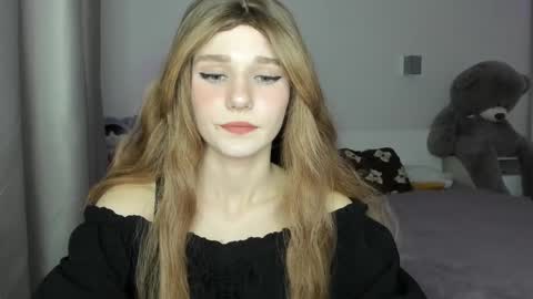lizza_a online show from April 7, 2026, 7:58 pm