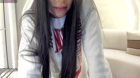 Lizzi  online show from September 13, 2025, 7:35 pm