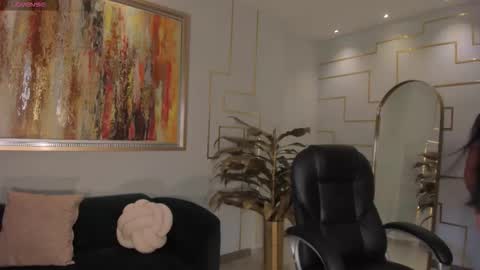 Lizzi  online show from February 28, 2026, 5:03 pm