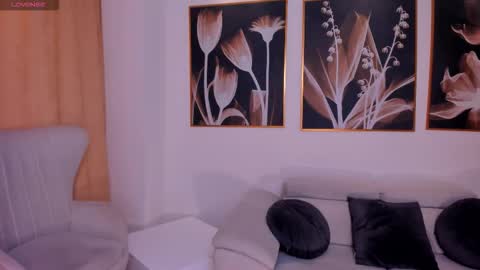 Lizzi  online show from March 1, 2026, 5:15 pm