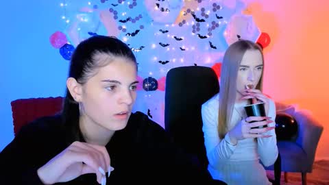 lizzie_boom online show from October 27, 2025, 8:13 pm