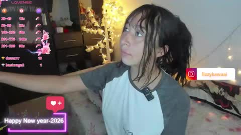 Snapshot of lizzy_kawuaii chatting on January 11, 2026, 12:26 am lizzy online show from January 11, 2026, 12:26 am