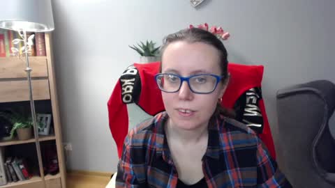 Lizzy online show from April 9, 2026, 4:56 am