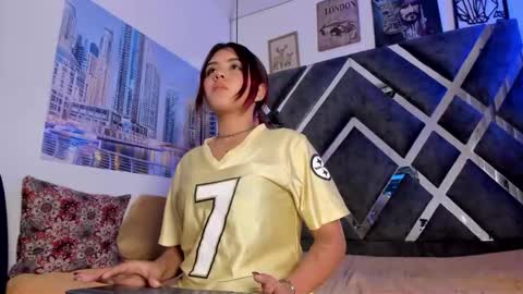 lizzy_sweet2 online show from October 15, 2025, 3:28 am