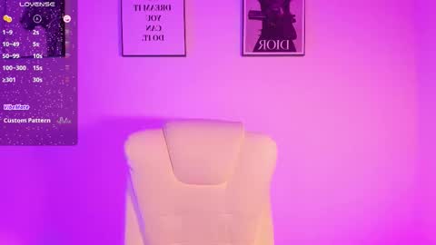 lizzyponcee online show from October 30, 2025, 12:17 pm