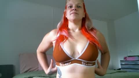 Snapshot of llilacblu chatting on May 28, 2026, 5:32 pm Lillac online show from May 28, 2026, 5:32 pm