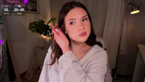 Arina online show from December 4, 2025, 7:28 am