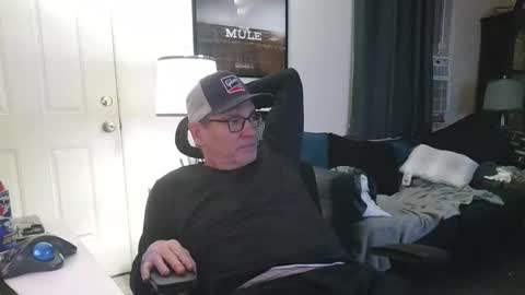 Snapshot of lngdickdaddy chatting on November 5, 2025, 2:00 am LongDick Daddy online show from November 5, 2025, 2:00 am