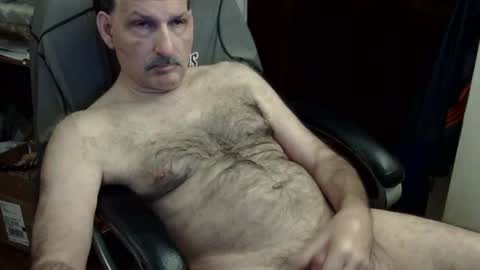 loades182025 online show from November 1, 2025, 4:58 am