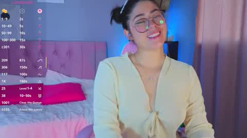 Snapshot of loaluxury chatting on November 7, 2025, 5:57 pm Pamela online show from November 7, 2025, 5:57 pm