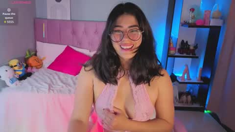 Snapshot of loaluxury chatting on November 22, 2025, 6:29 pm Pamela online show from November 22, 2025, 6:29 pm