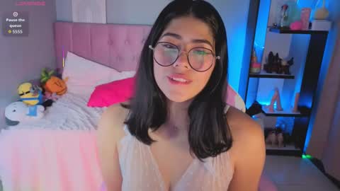 Snapshot of loaluxury chatting on November 25, 2025, 11:21 am Pamela online show from November 25, 2025, 11:21 am