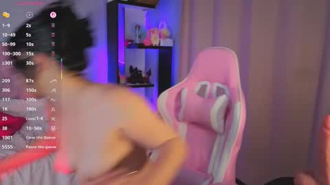 Snapshot of loaluxury chatting on November 28, 2025, 11:40 pm Pamela online show from November 28, 2025, 11:40 pm