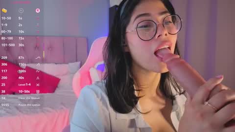 Snapshot of loaluxury chatting on November 29, 2025, 10:13 pm Pamela online show from November 29, 2025, 10:13 pm